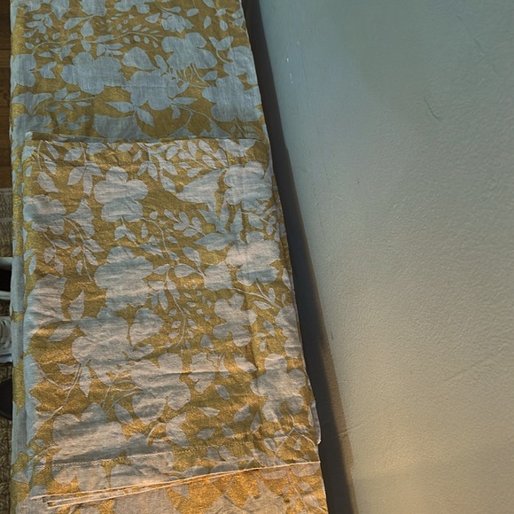 Crate&Barrel Gold and Gray Floral table runners & napkins set - Picture 4 of 8